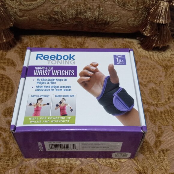 Reebok Set of Two 1lb./.45kg Thumb Lock Wrist Weights - Picture 2 of 8